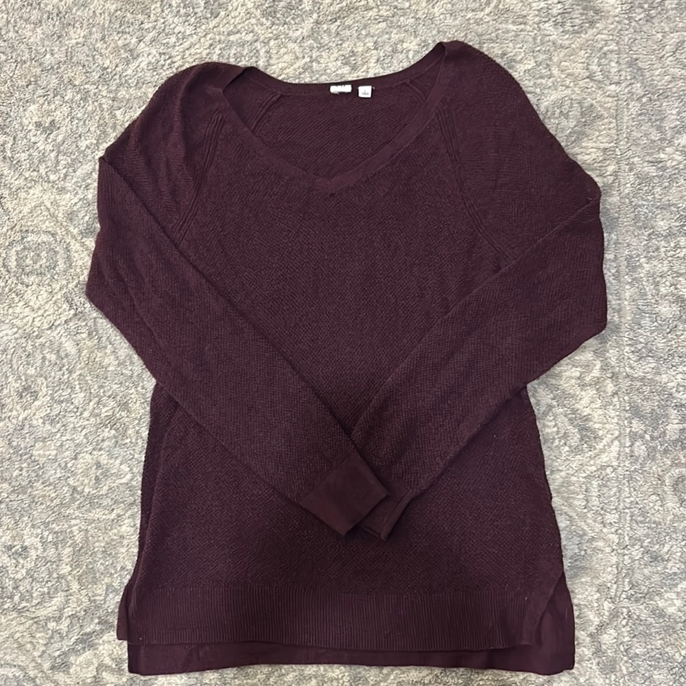 Gap sweater